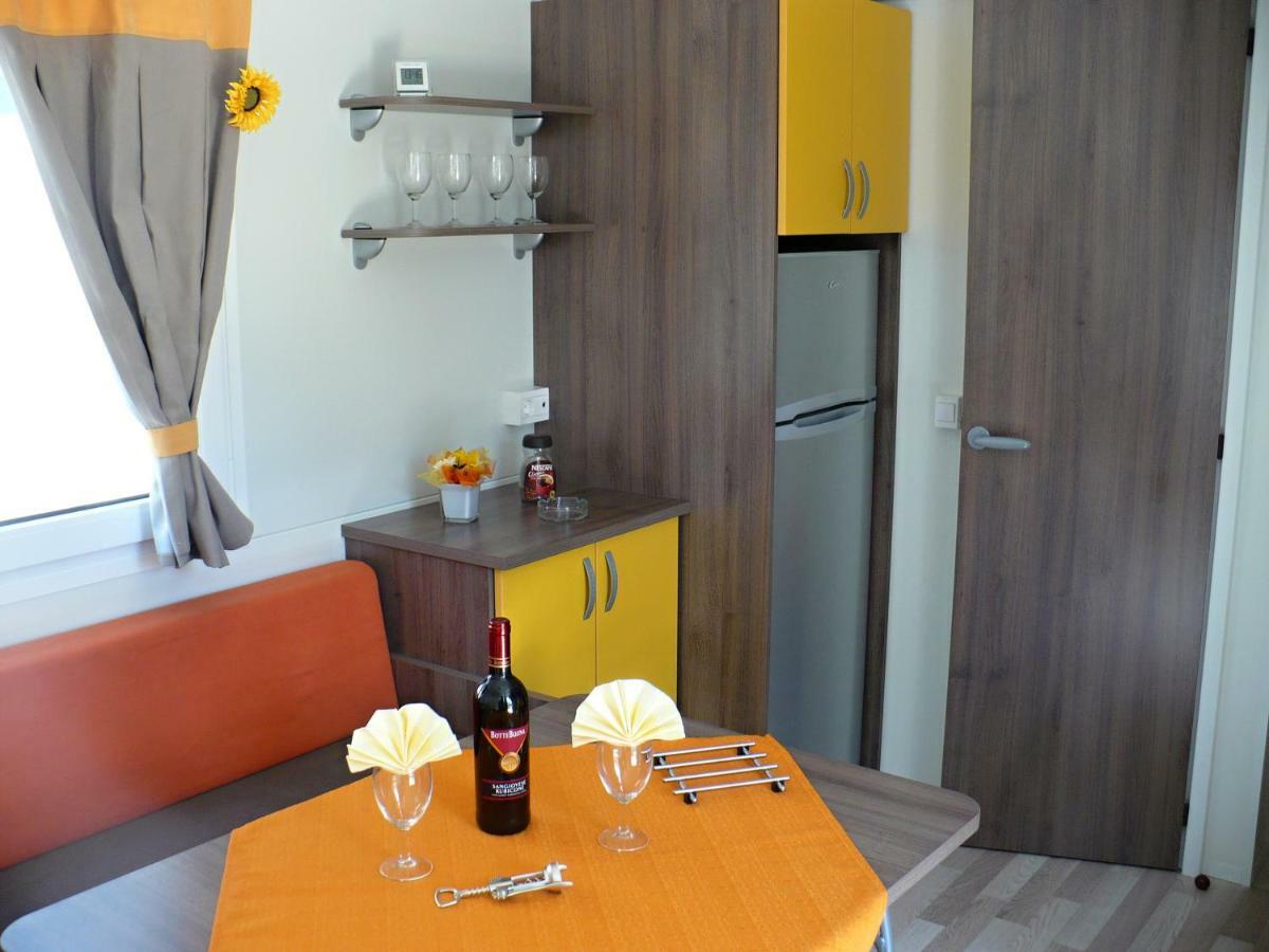 Victoria Mobilehome In Solaris Fkk Naturist Camping Resort Пореч Екстер'єр фото